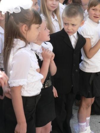 Председатель Рескомитета поздравила выпускников с праздником последнего звонка